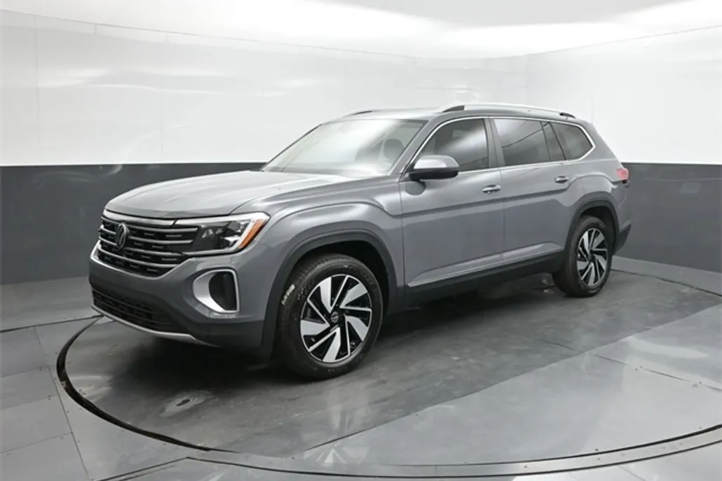 2025 Volkswagen Atlas SEL photo 1
