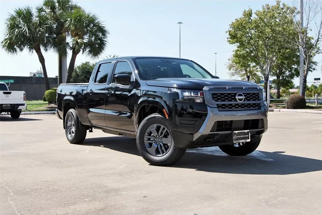 2026 Nissan Frontier SV photo 1