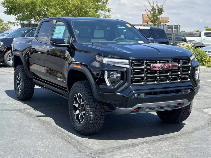 2024 Gmc Canyon AT4X photo 1