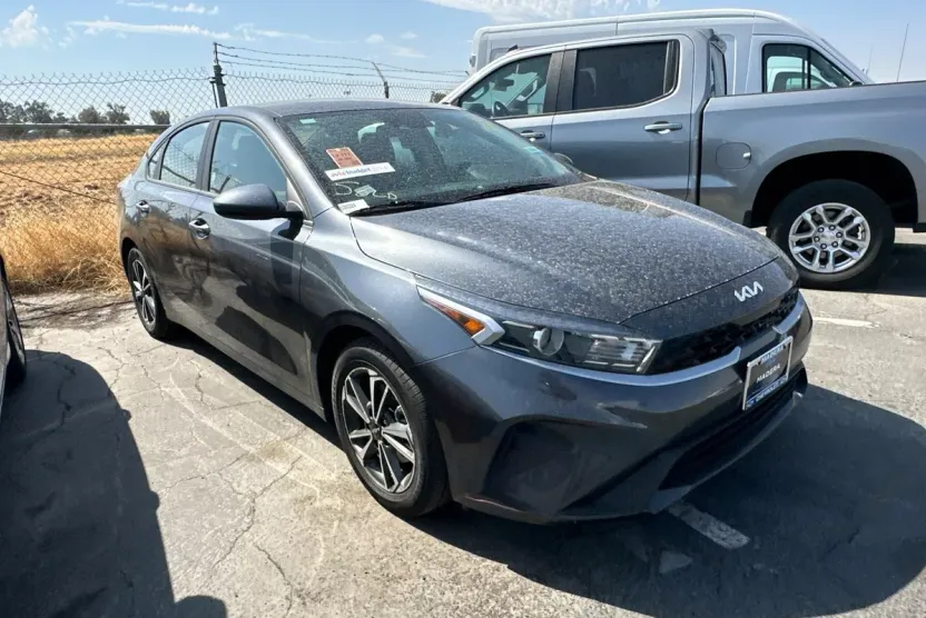 2024 Kia Forte LXS photo 1