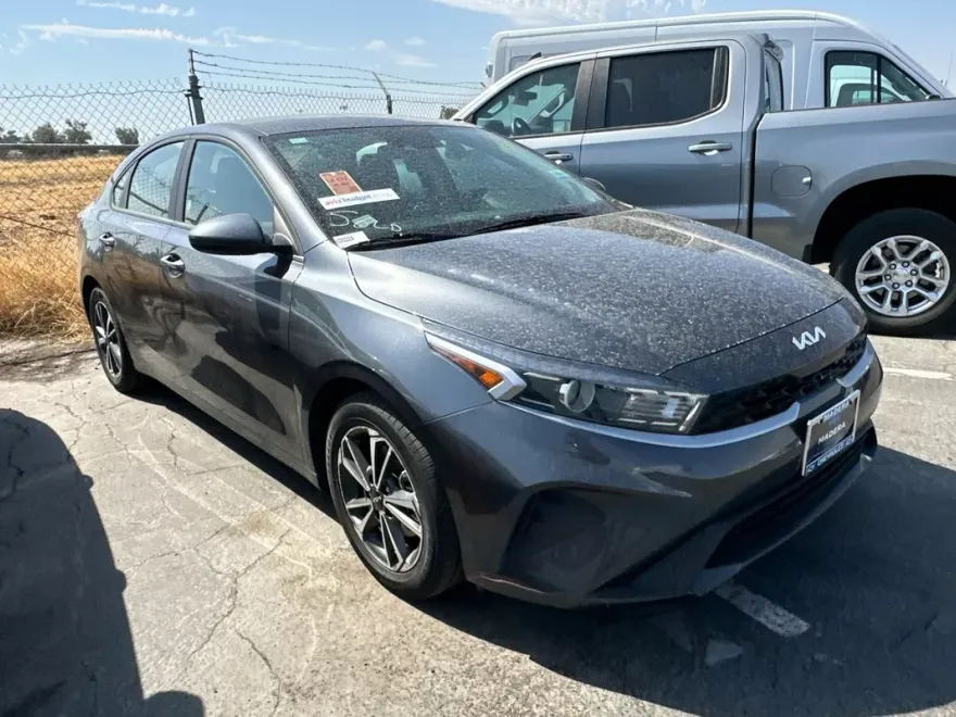 2024 Kia Forte LXS photo 1