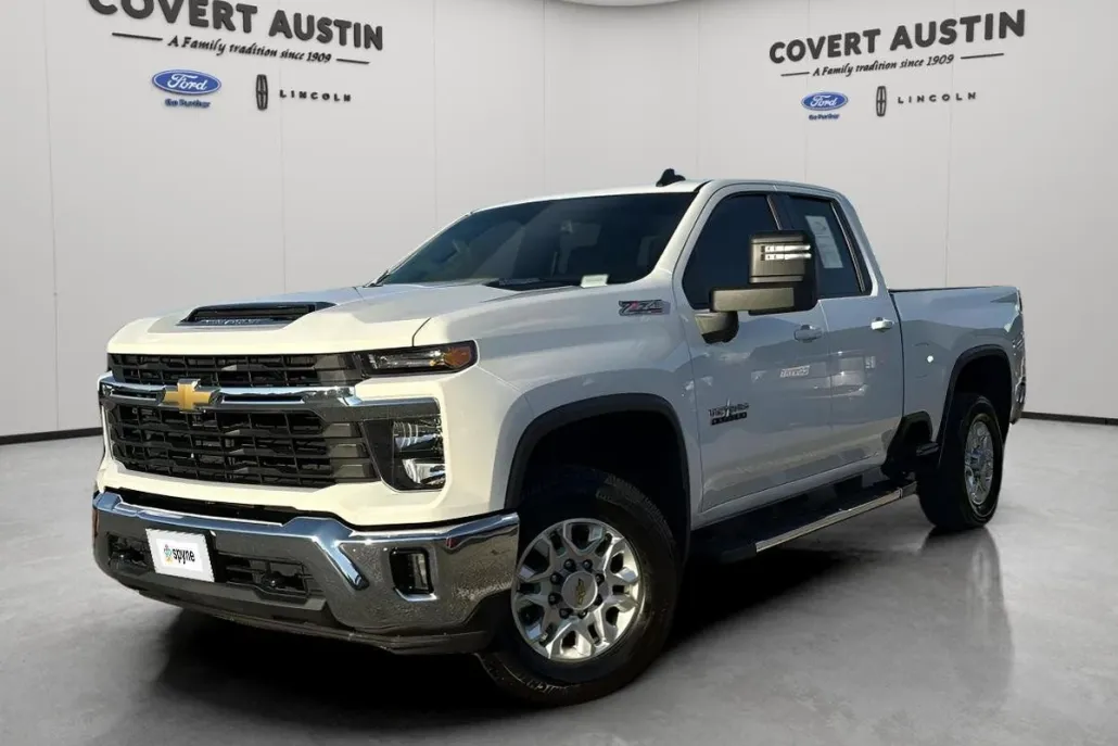 2024 Chevrolet Silverado 2500HD LT photo 1