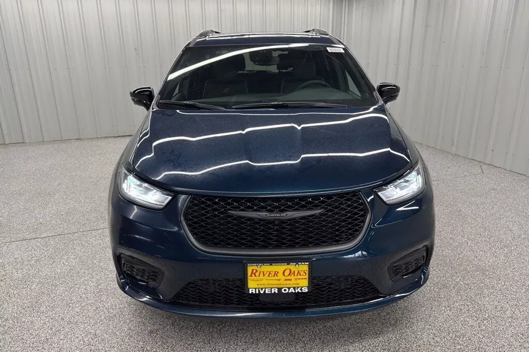 2025 Chrysler Pacifica Hybrid S Appearance photo 1