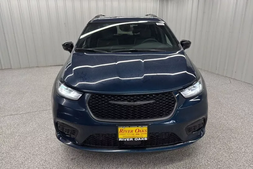 2025 Chrysler Pacifica Hybrid S Appearance photo 1