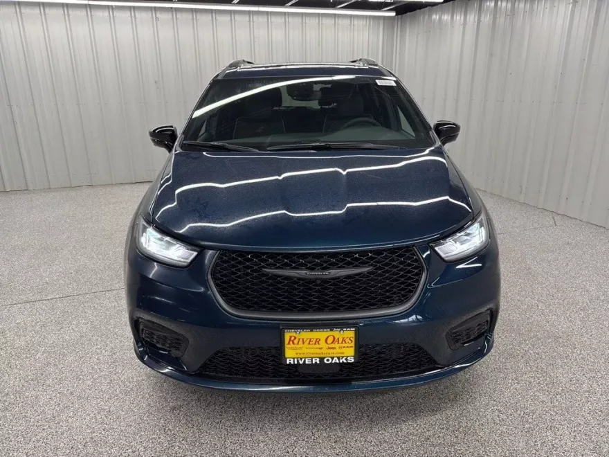2025 Chrysler Pacifica Hybrid S Appearance photo 1
