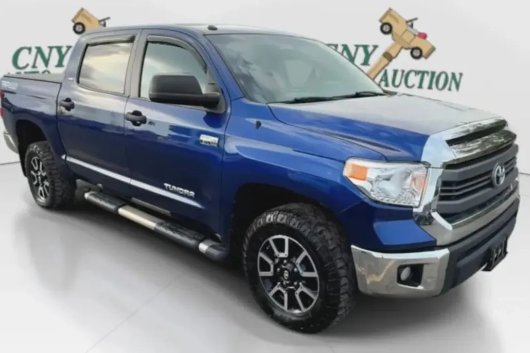 2014 Toyota Tundra CrewMax SR5 photo 1