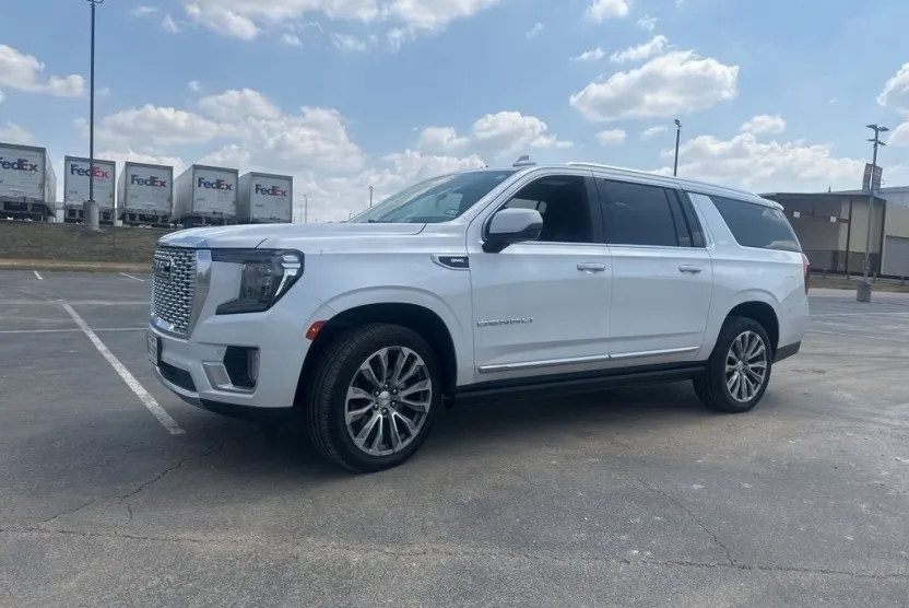 2021 Gmc Yukon XL Denali photo 1