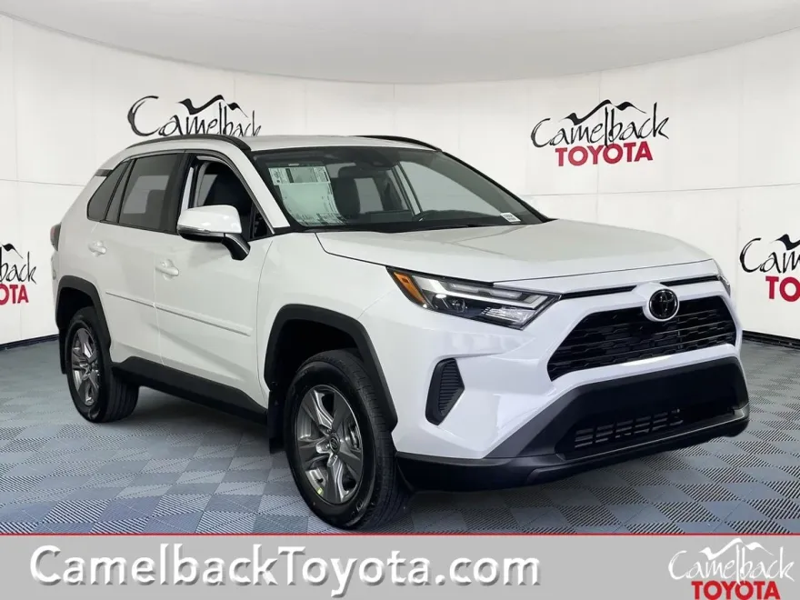 2025 Toyota RAV4 XLE photo 1