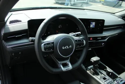 2025 Kia K5 GT-Line photo 2