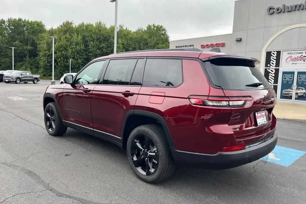 2025 Jeep Grand Cherokee Altitude X photo 1