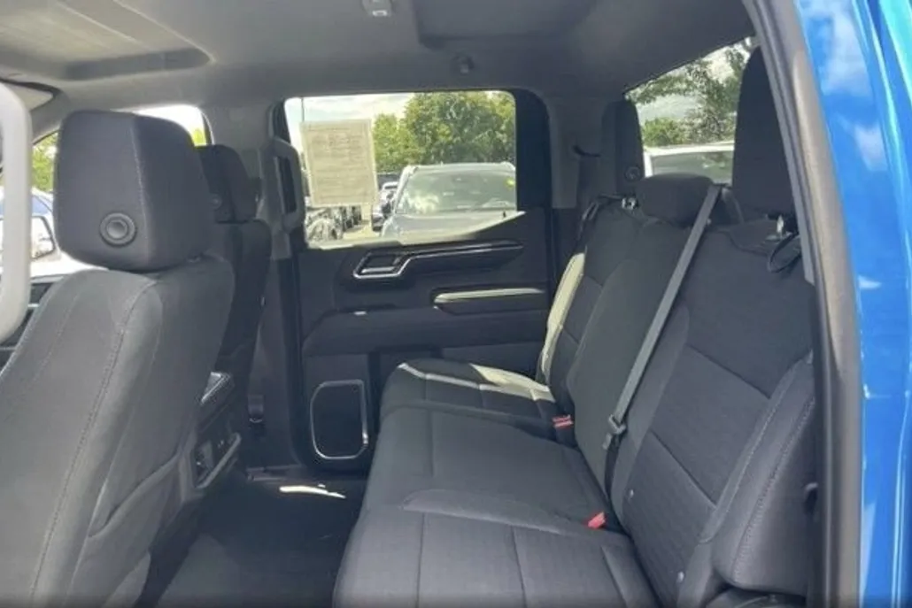2023 Chevrolet Silverado 1500 RST photo 1