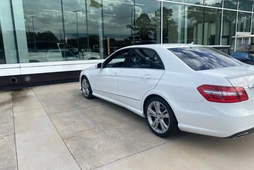 2013 Mercedes Benz E 350 4MATIC photo 1