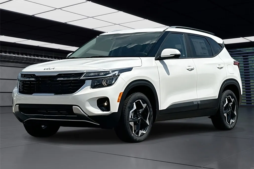 2025 Kia Seltos S photo 1
