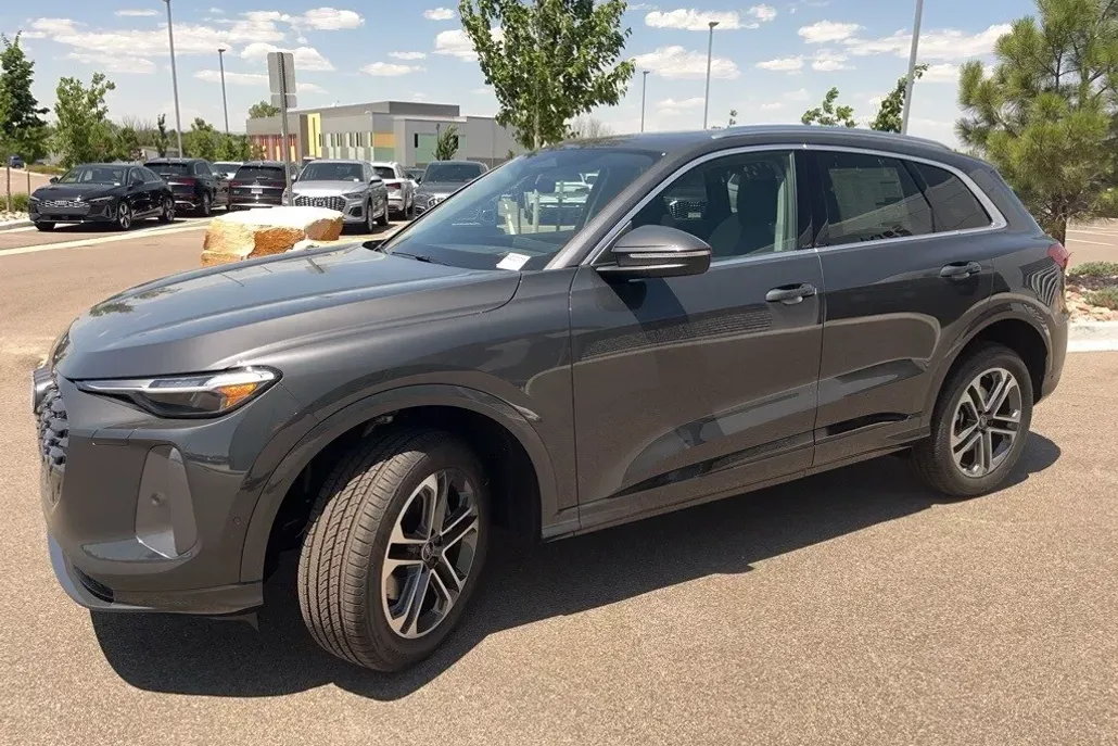 2025 Audi Q5 2.0T Premium Plus photo 1