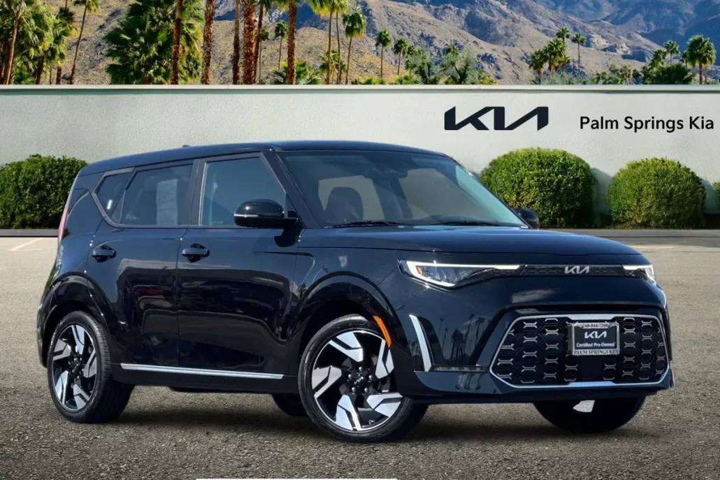 2023 Kia Soul GT-Line photo 1