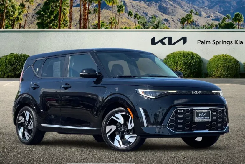 2023 Kia Soul GT-Line photo 1