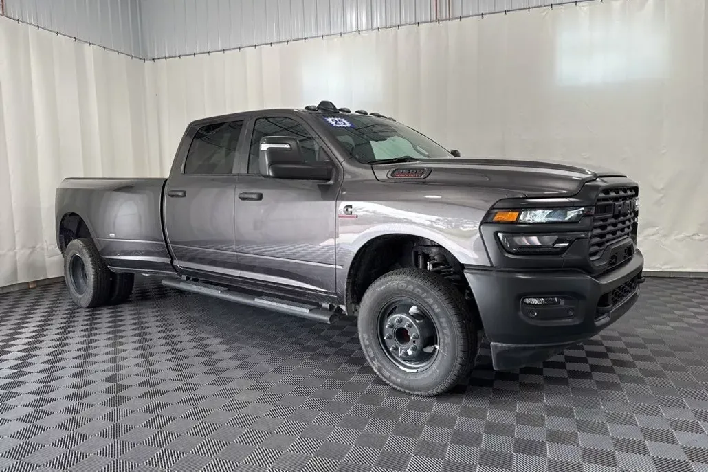 2025 Ram 3500 Tradesman photo 1