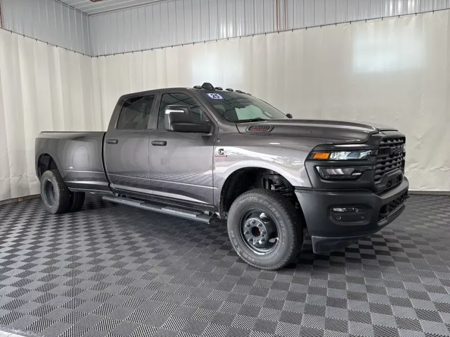 2025 Ram 3500 Tradesman photo 1