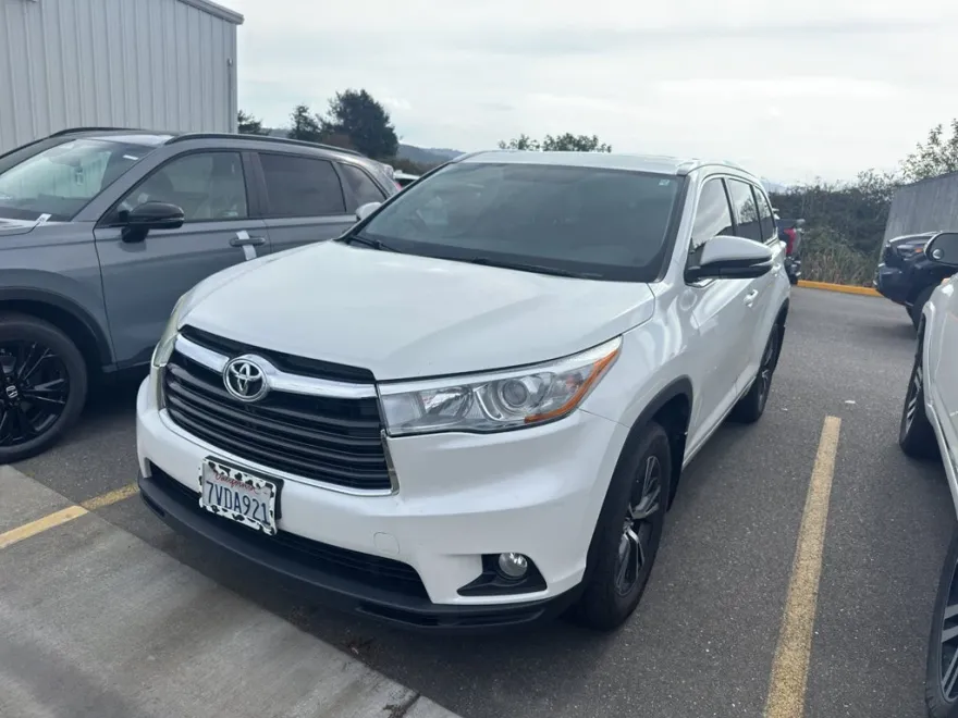 2016 Toyota Highlander XLE photo 1