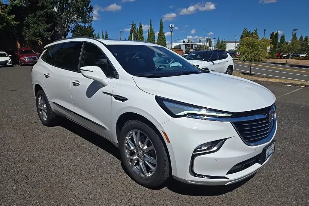 2023 Buick Enclave Premium photo 1