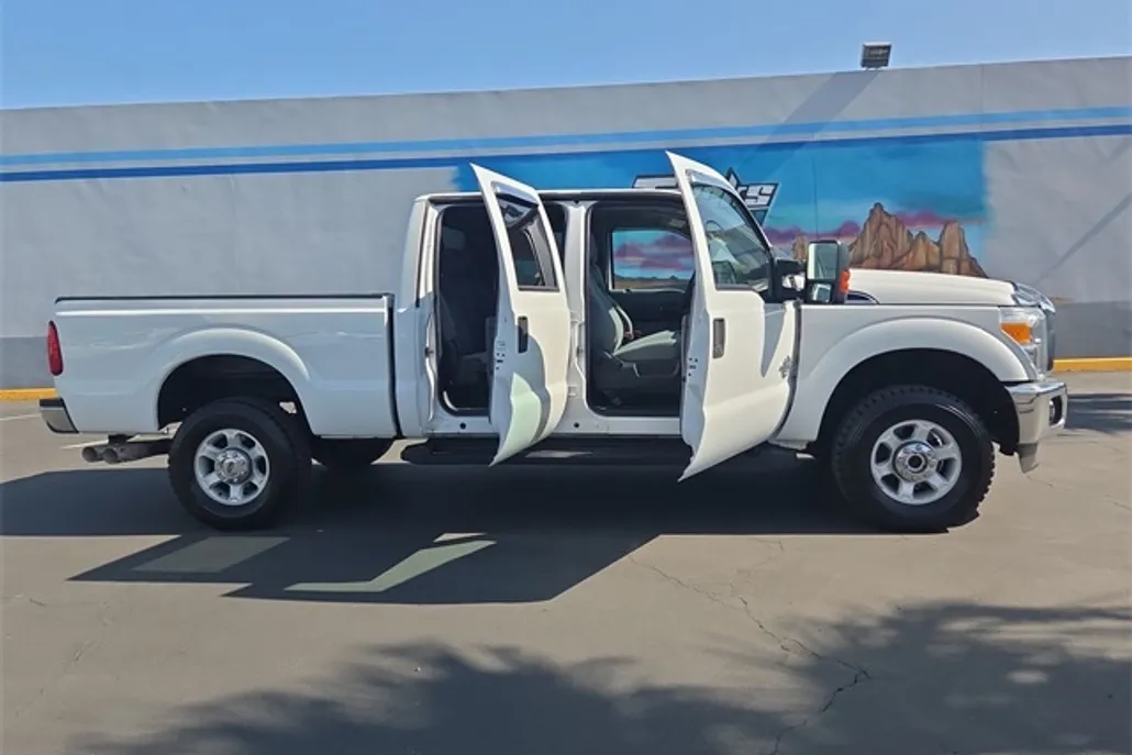 2016 Ford F-350 XLT photo 1