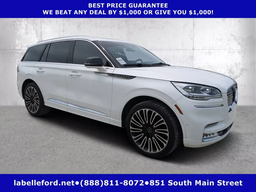 2023 Lincoln Aviator Black Label photo 1