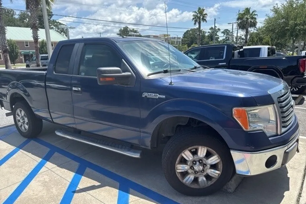 2011 Ford F-150 XLT photo 1