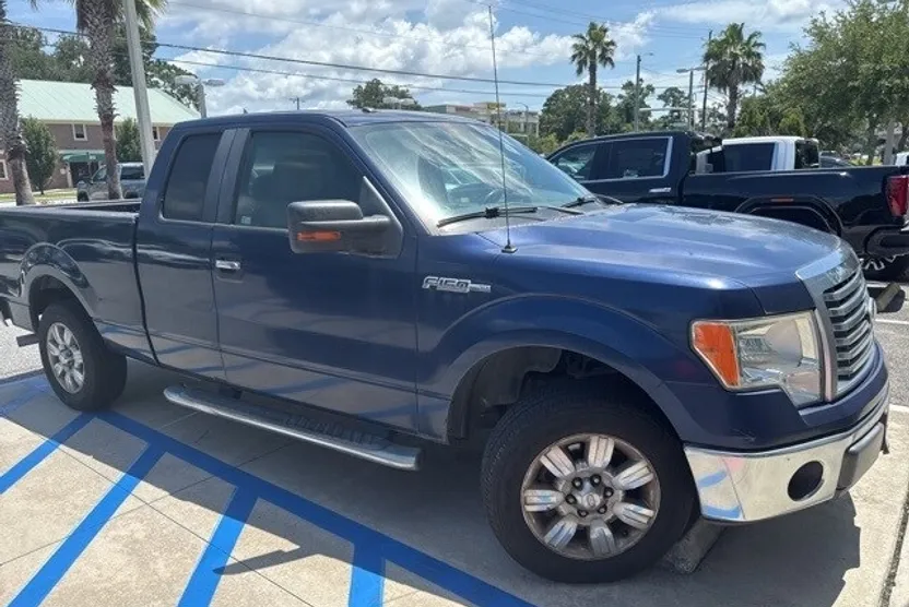 2011 Ford F-150 XLT photo 1