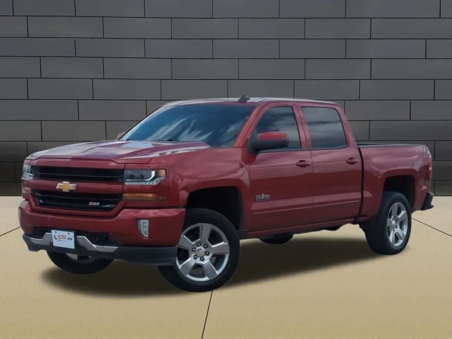 2018 Chevrolet Silverado 1500 LT photo 1