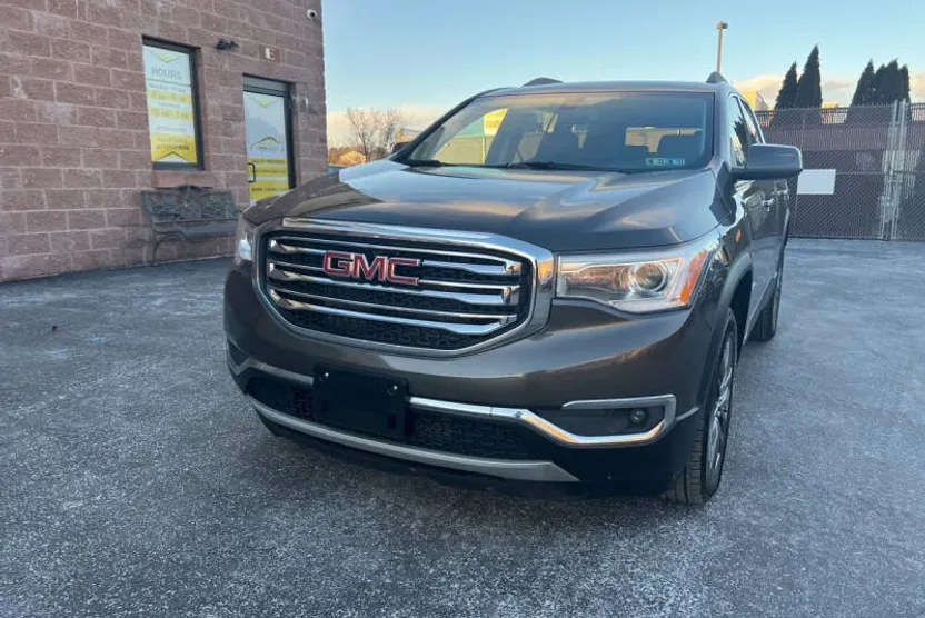 2019 Gmc Acadia SLT photo 1