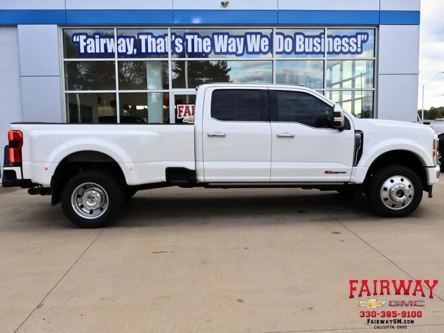 2023 Ford F-450 Platinum photo 1
