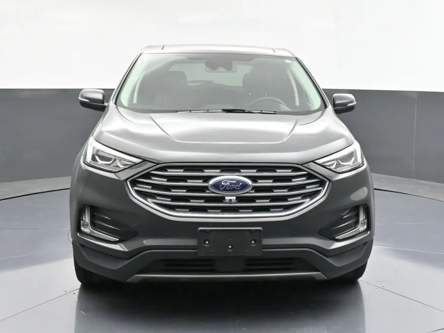 2021 Ford Edge Titanium photo 1
