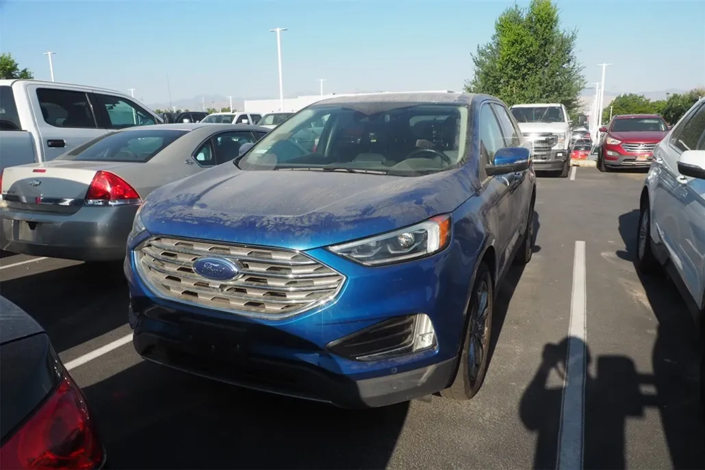 2022 Ford Edge Titanium photo 1