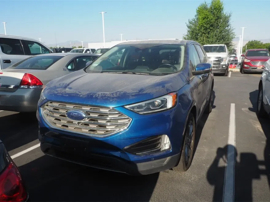 2022 Ford Edge Titanium photo 1