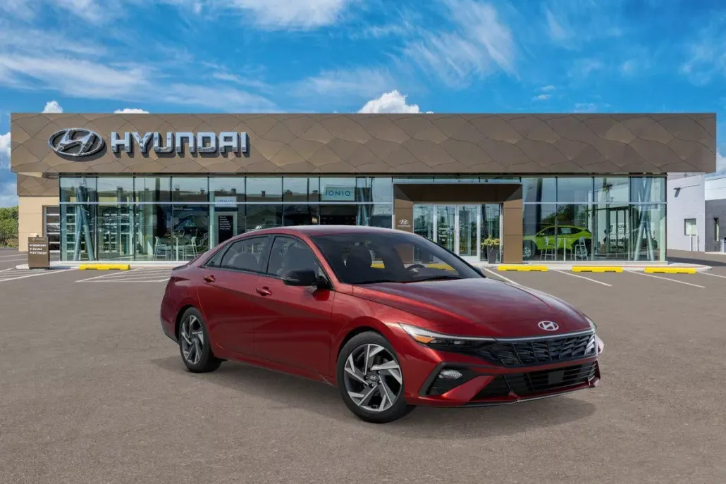 2025 Hyundai Elantra SEL Sport photo 1