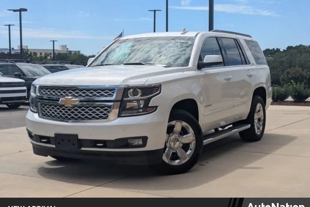 2019 Chevrolet Tahoe LT photo 1