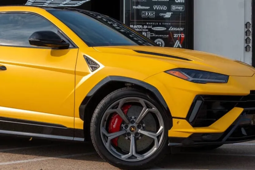 2024 Lamborghini Urus S photo 1