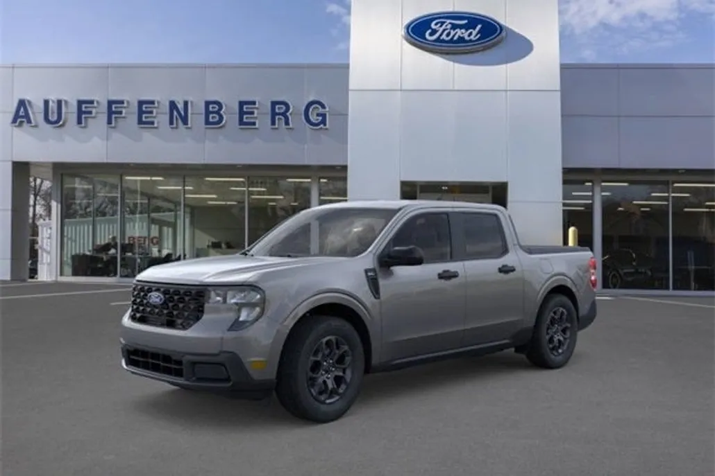 2025 Ford Maverick XLT photo 1