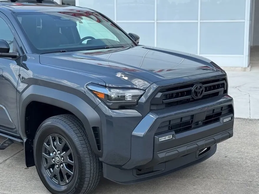 2025 Toyota 4Runner SR5 photo 1