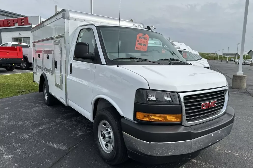2025 Gmc Savana Cutaway 3500 photo 1