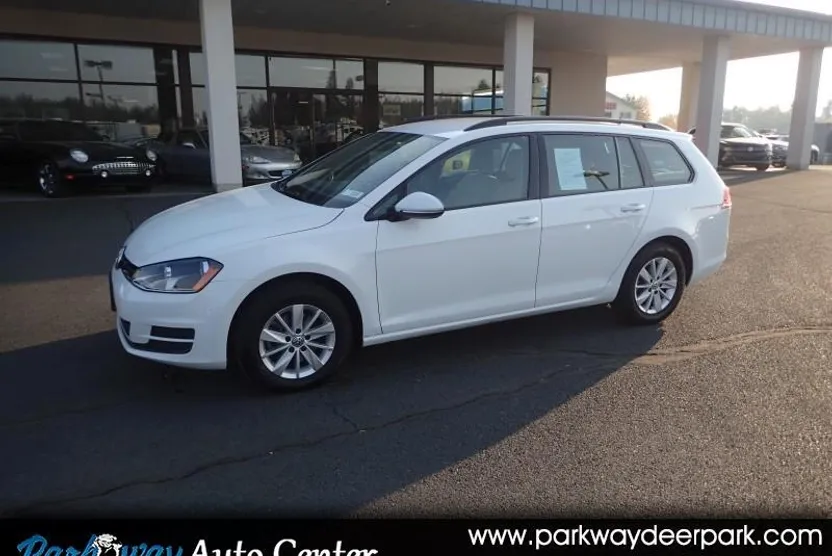 2016 Volkswagen Golf TSI photo 1