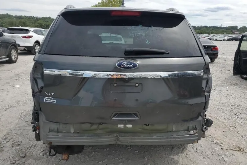 2019 Ford Explorer XLT photo 1