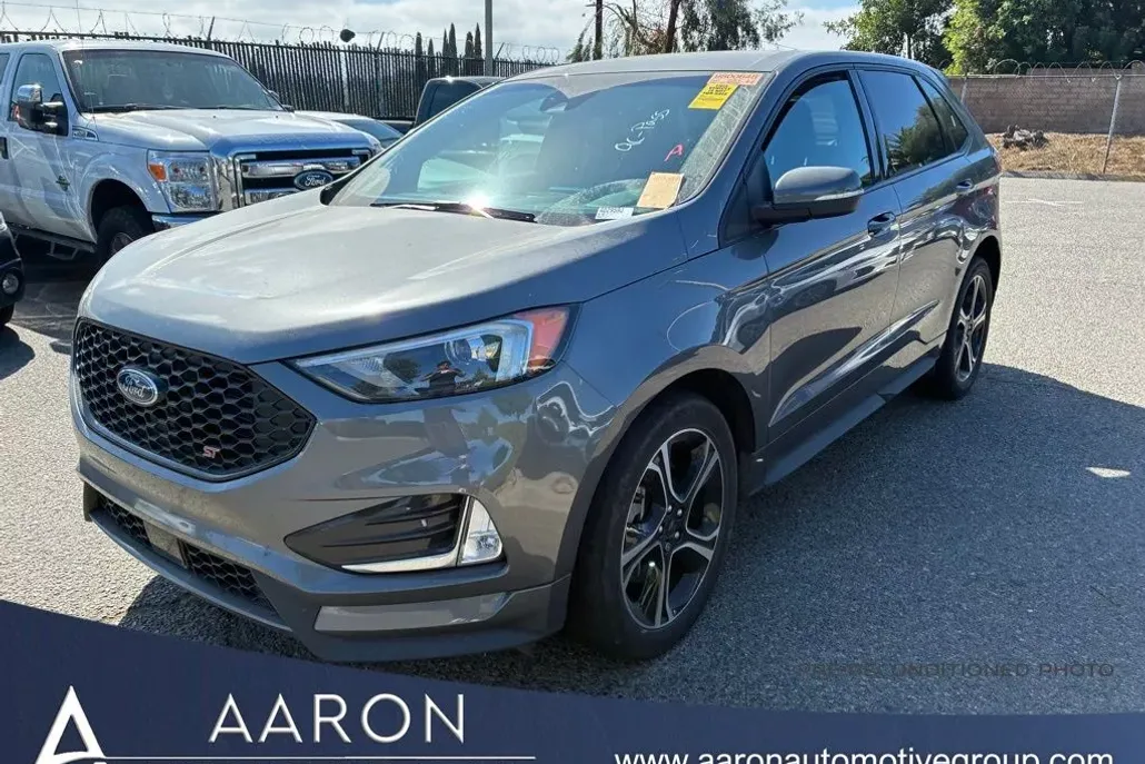 2022 Ford Edge ST photo 1
