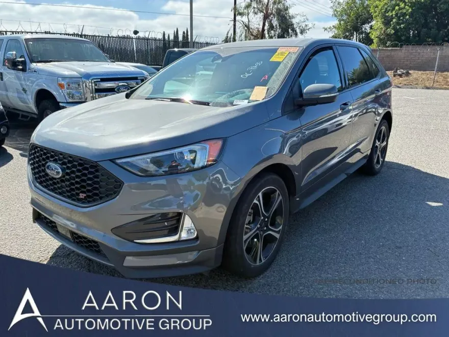 2022 Ford Edge ST photo 1