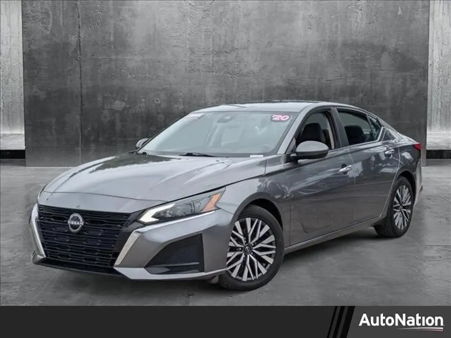 2023 Nissan Altima 2.5 SV photo 1