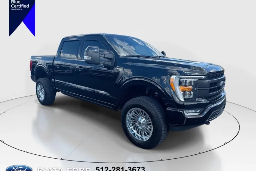 2023 Ford F-150 Lightning Platinum photo 1
