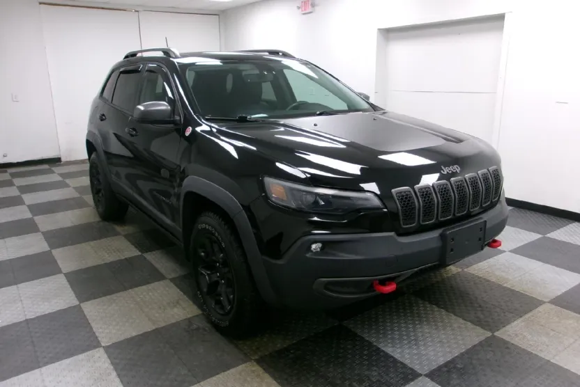 2019 Jeep Cherokee Trailhawk photo 1