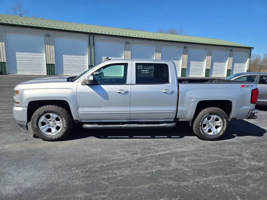 2018 Chevrolet Silverado 1500 LT photo 1