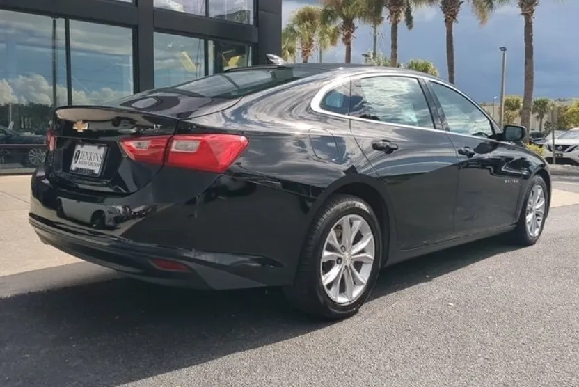2023 Chevrolet Malibu 1LT photo 1