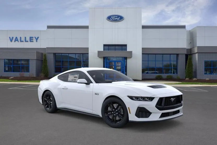 2025 Ford Mustang GT photo 1